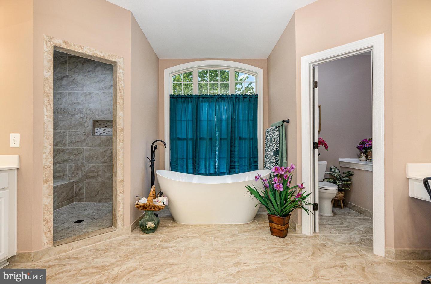 5 SMALL BEAR CT, STAFFORD, Virginia 22556, 5 Bedrooms Bedrooms, ,4 BathroomsBathrooms,Residential,For sale,5 SMALL BEAR CT,VAST2046486 MLS # VAST2046486