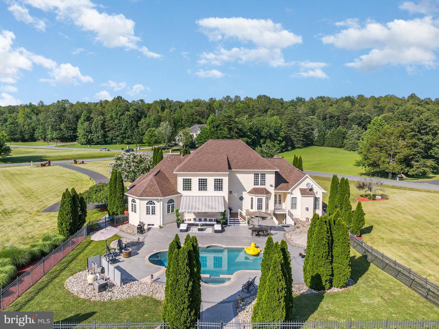 5 SMALL BEAR CT, STAFFORD, Virginia 22556, 5 Bedrooms Bedrooms, ,4 BathroomsBathrooms,Residential,For sale,5 SMALL BEAR CT,VAST2046486 MLS # VAST2046486