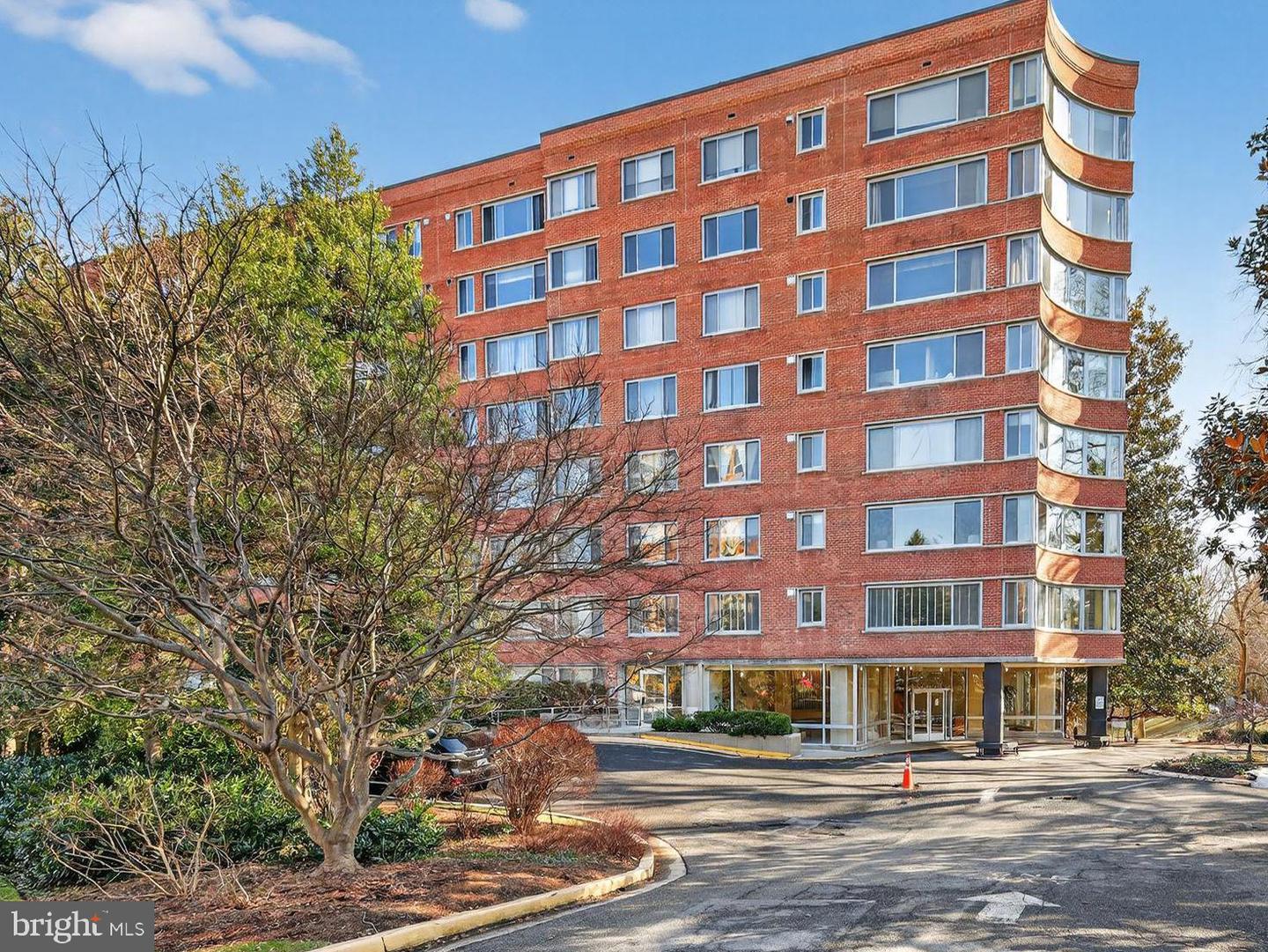 4200 CATHEDRAL AVE NW #1001, WASHINGTON, District Of Columbia 20016, 2 Bedrooms Bedrooms, 5 Rooms Rooms,1 BathroomBathrooms,Residential,For sale,4200 CATHEDRAL AVE NW #1001,DCDC2248142 MLS # DCDC2248142