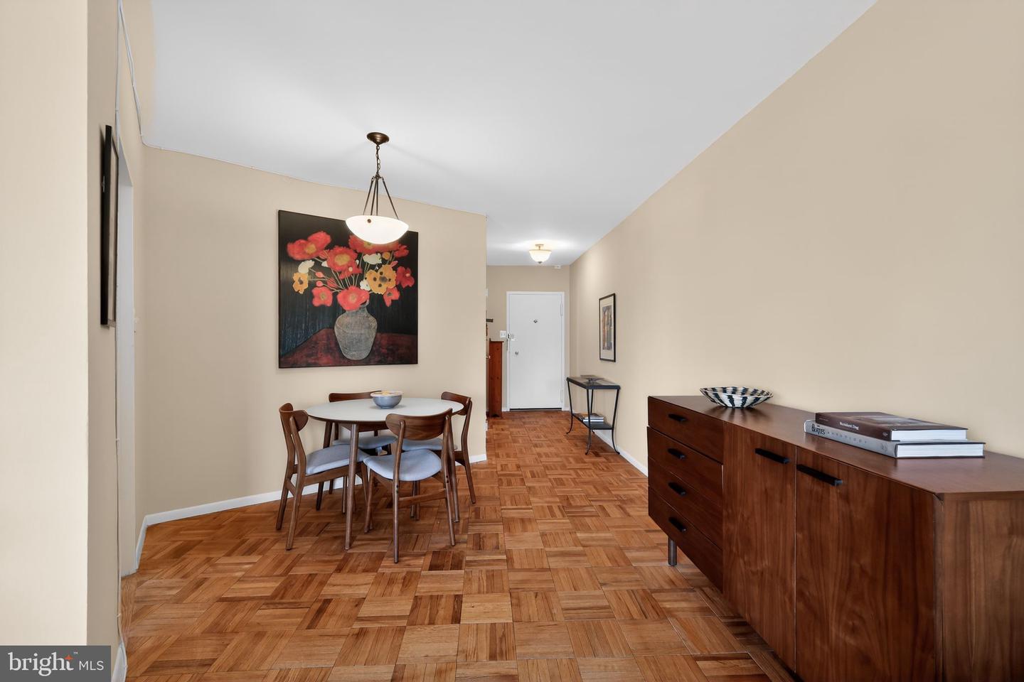 4200 CATHEDRAL AVE NW #1001, WASHINGTON, District Of Columbia 20016, 2 Bedrooms Bedrooms, 5 Rooms Rooms,1 BathroomBathrooms,Residential,For sale,4200 CATHEDRAL AVE NW #1001,DCDC2248142 MLS # DCDC2248142