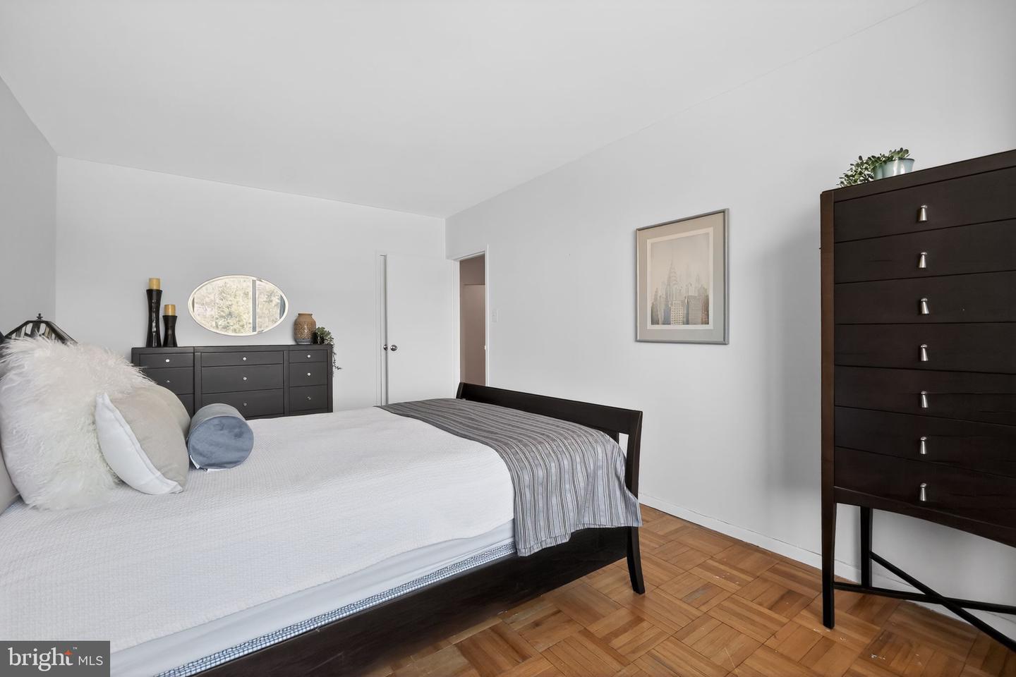 4200 CATHEDRAL AVE NW #1001, WASHINGTON, District Of Columbia 20016, 2 Bedrooms Bedrooms, 5 Rooms Rooms,1 BathroomBathrooms,Residential,For sale,4200 CATHEDRAL AVE NW #1001,DCDC2248142 MLS # DCDC2248142