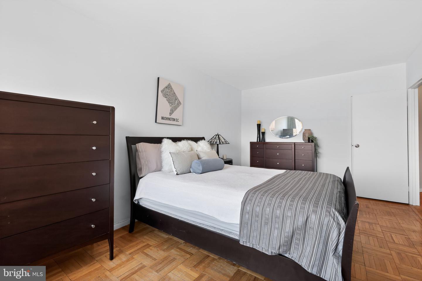 4200 CATHEDRAL AVE NW #1001, WASHINGTON, District Of Columbia 20016, 2 Bedrooms Bedrooms, 5 Rooms Rooms,1 BathroomBathrooms,Residential,For sale,4200 CATHEDRAL AVE NW #1001,DCDC2248142 MLS # DCDC2248142