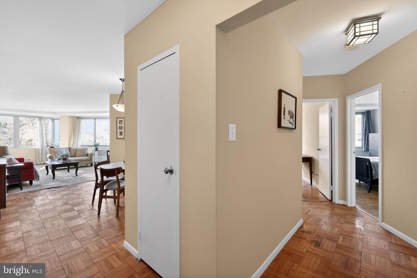 4200 CATHEDRAL AVE NW #1001, WASHINGTON, District Of Columbia 20016, 2 Bedrooms Bedrooms, 5 Rooms Rooms,1 BathroomBathrooms,Residential,For sale,4200 CATHEDRAL AVE NW #1001,DCDC2248142 MLS # DCDC2248142