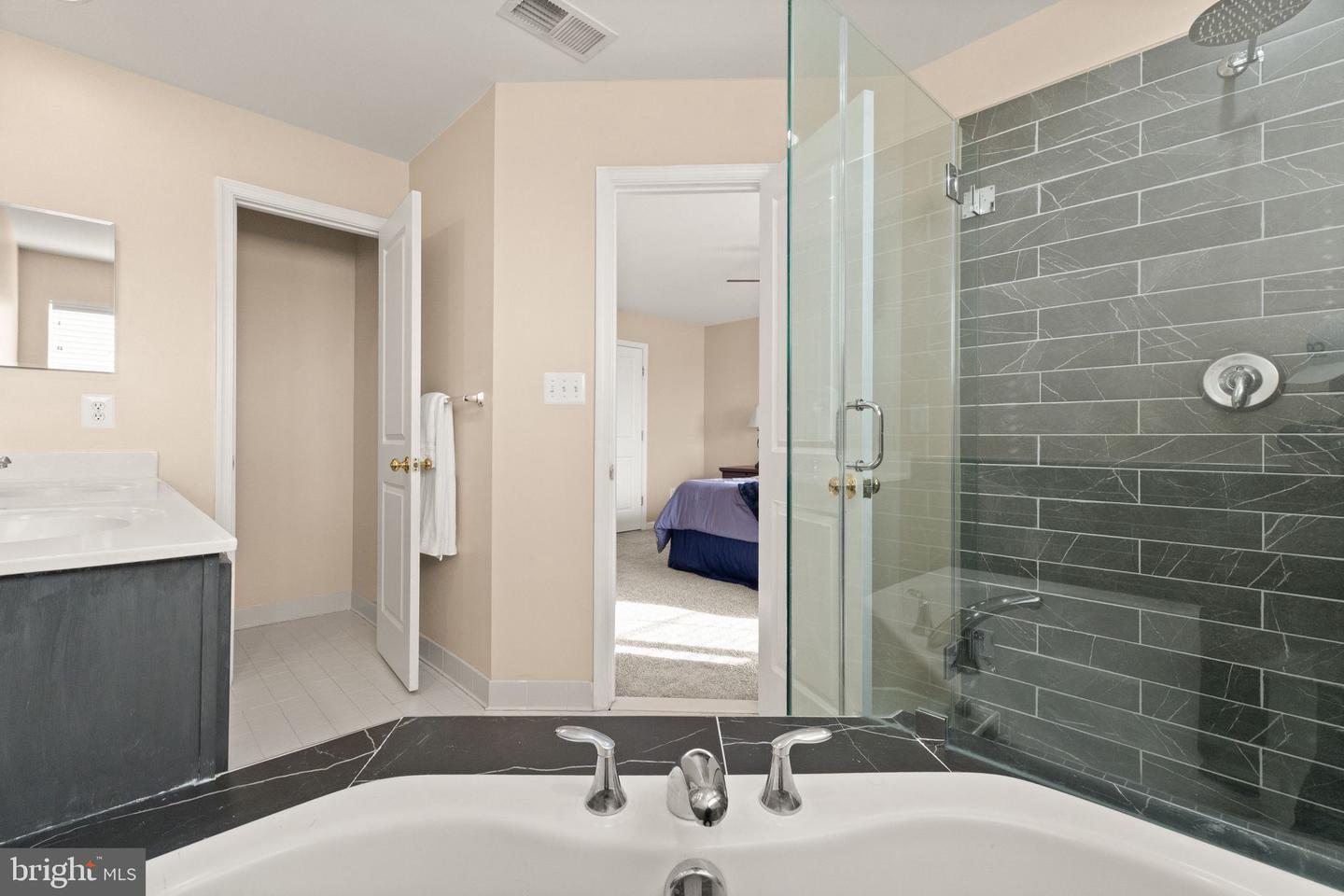 11863 BENTON LAKE RD, BRISTOW, Virginia 20136, 3 Bedrooms Bedrooms, ,3 BathroomsBathrooms,Residential,For sale,11863 BENTON LAKE RD,VAPW2113440 MLS # VAPW2113440