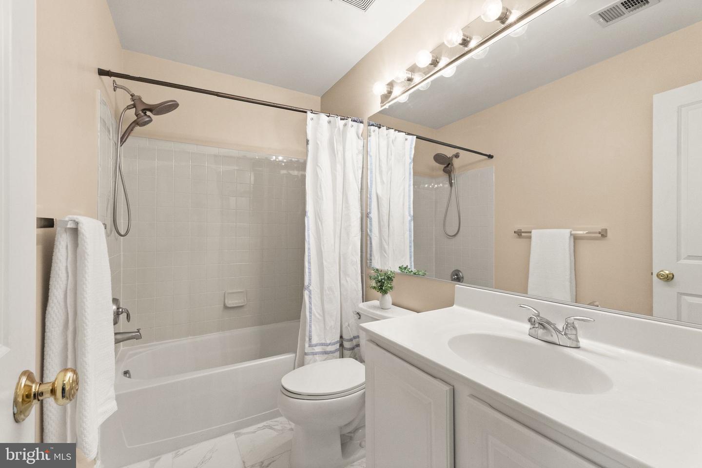 11863 BENTON LAKE RD, BRISTOW, Virginia 20136, 3 Bedrooms Bedrooms, ,3 BathroomsBathrooms,Residential,For sale,11863 BENTON LAKE RD,VAPW2113440 MLS # VAPW2113440