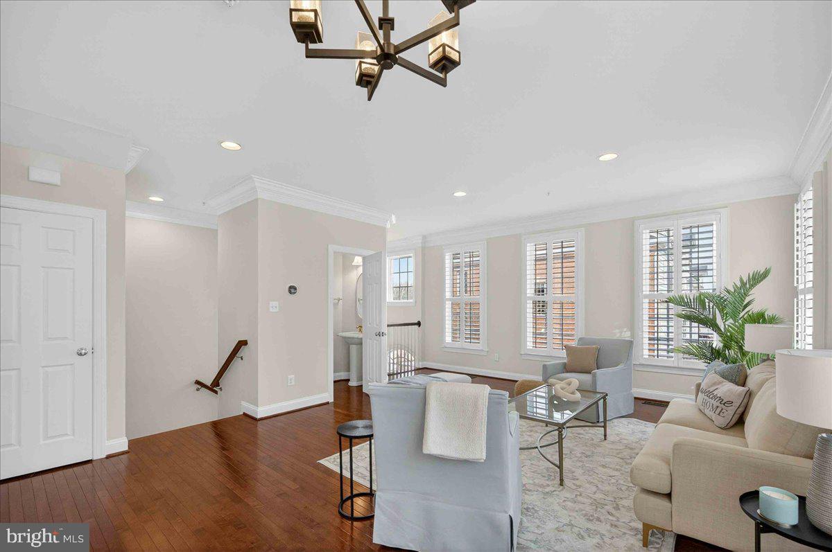 2081 HUTCHISON GROVE CT, FALLS CHURCH, Virginia 22043, 3 Bedrooms Bedrooms, ,2 BathroomsBathrooms,Residential,For sale,2081 HUTCHISON GROVE CT,VAFX2293160 MLS # VAFX2293160