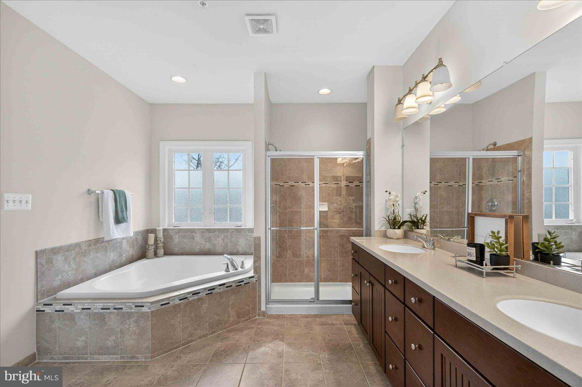 2081 HUTCHISON GROVE CT, FALLS CHURCH, Virginia 22043, 3 Bedrooms Bedrooms, ,2 BathroomsBathrooms,Residential,For sale,2081 HUTCHISON GROVE CT,VAFX2293160 MLS # VAFX2293160