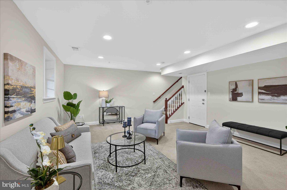 2081 HUTCHISON GROVE CT, FALLS CHURCH, Virginia 22043, 3 Bedrooms Bedrooms, ,2 BathroomsBathrooms,Residential,For sale,2081 HUTCHISON GROVE CT,VAFX2293160 MLS # VAFX2293160