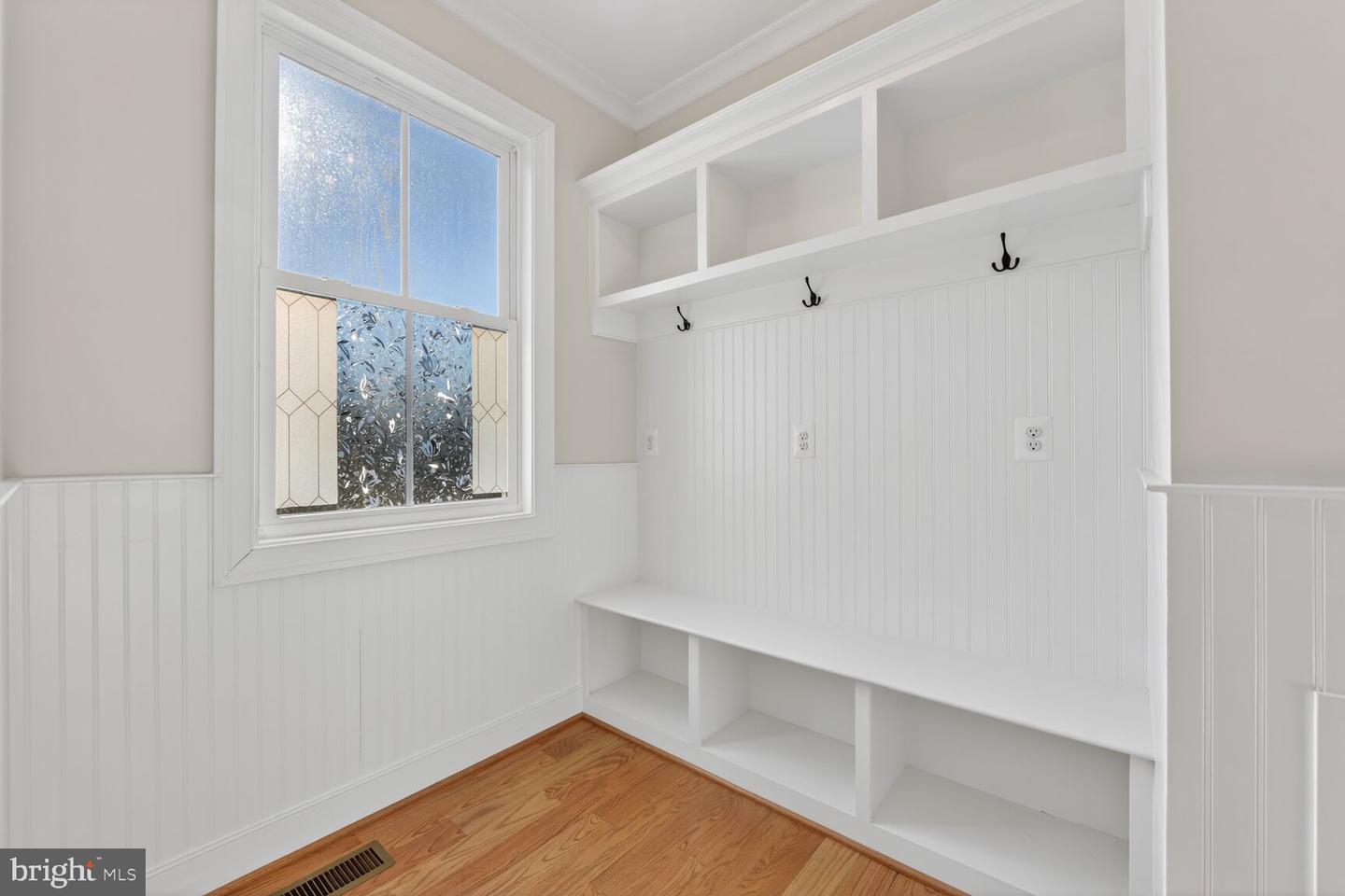 7405 STORM CT, FALLS CHURCH, Virginia 22043, 5 Bedrooms Bedrooms, ,5 BathroomsBathrooms,Residential,For sale,7405 STORM CT,VAFX2293208 MLS # VAFX2293208