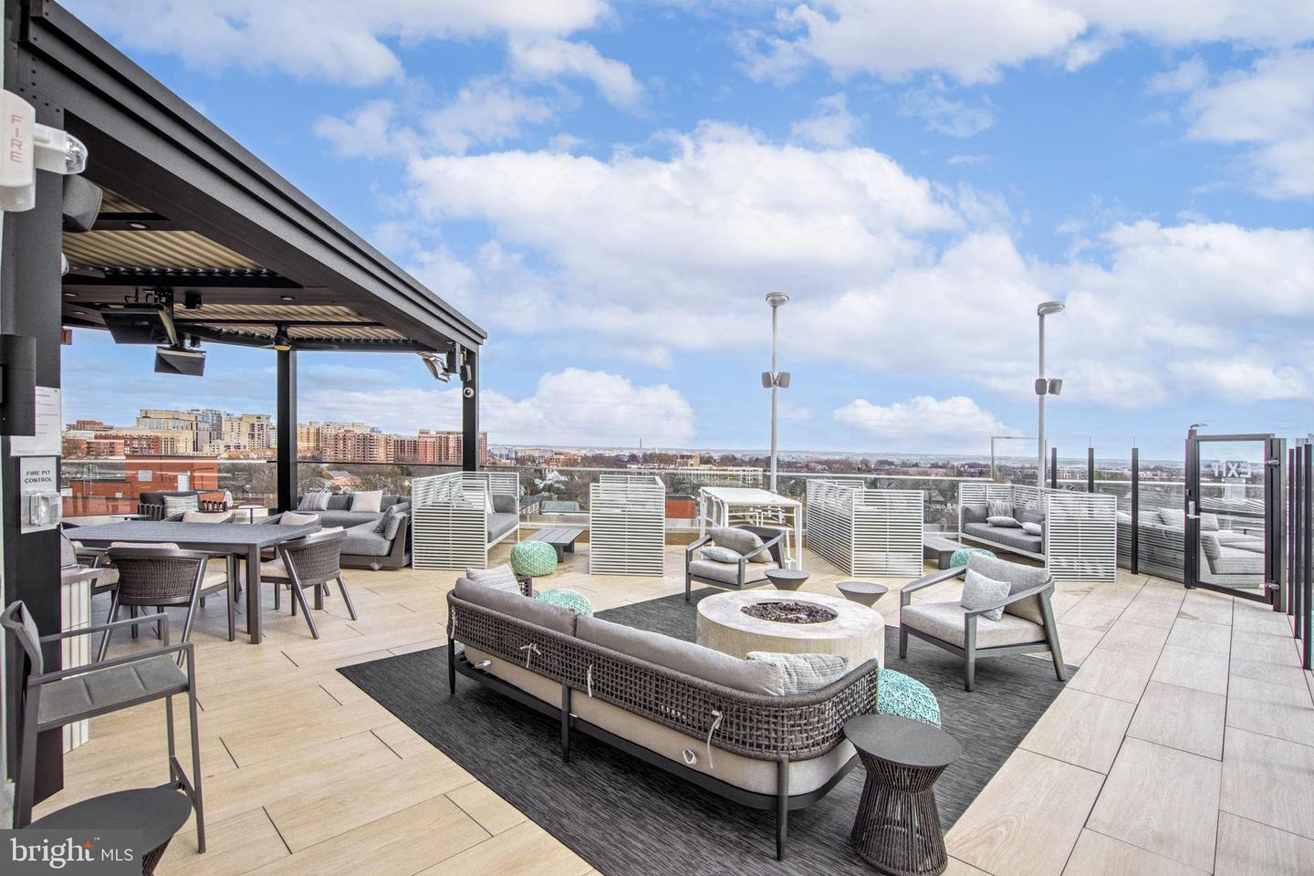 1021 N GARFIELD ST #404, ARLINGTON, Virginia 22201, 1 Bedroom Bedrooms, ,1 BathroomBathrooms,Residential,For sale,1021 N GARFIELD ST #404,VAAR2069384 MLS # VAAR2069384