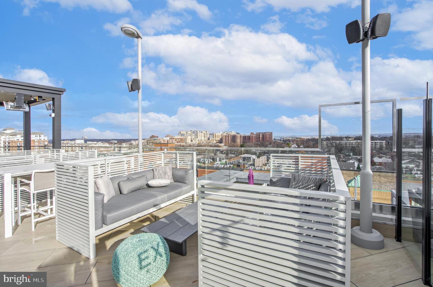 1021 N GARFIELD ST #404, ARLINGTON, Virginia 22201, 1 Bedroom Bedrooms, ,1 BathroomBathrooms,Residential,For sale,1021 N GARFIELD ST #404,VAAR2069384 MLS # VAAR2069384