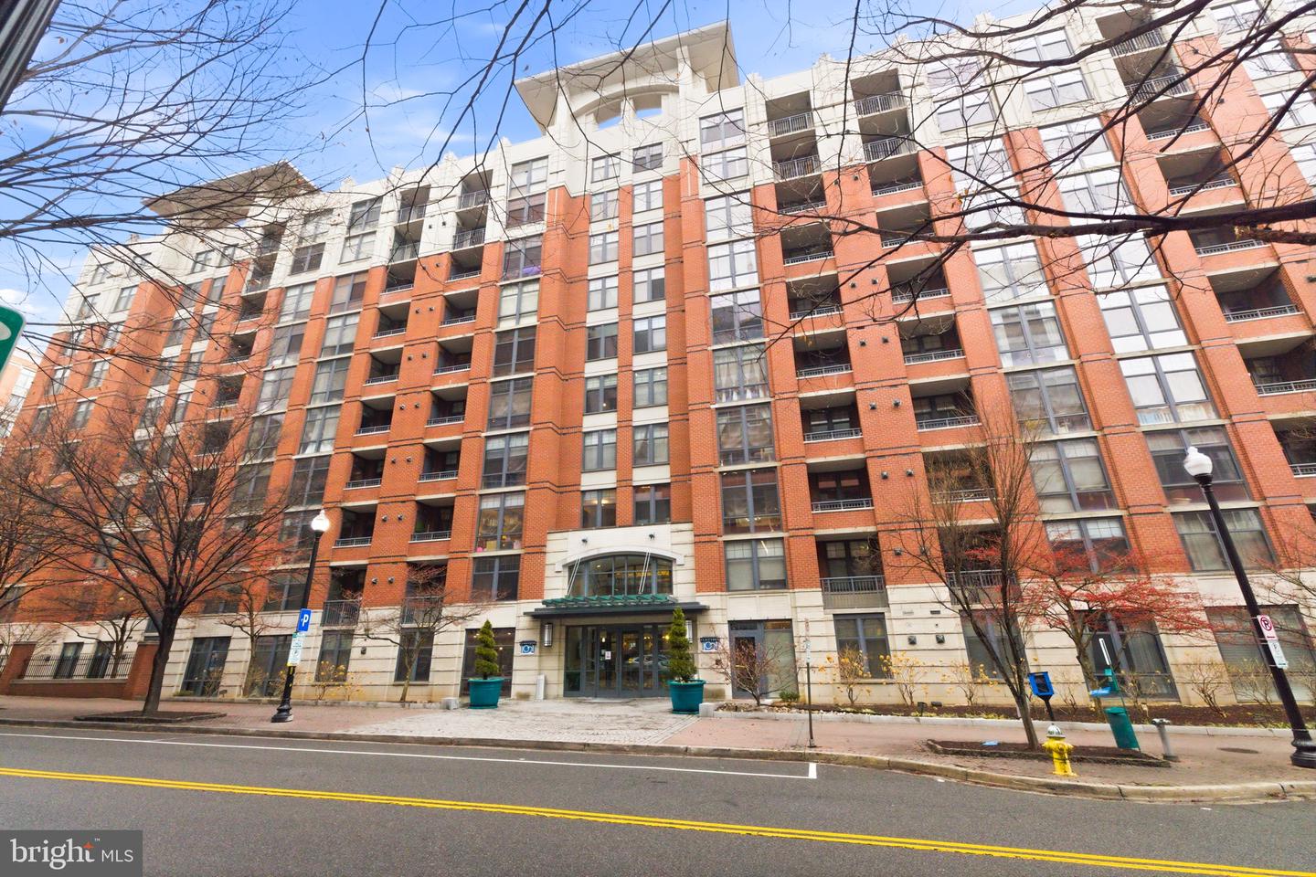 1021 N GARFIELD ST #404, ARLINGTON, Virginia 22201, 1 Bedroom Bedrooms, ,1 BathroomBathrooms,Residential,For sale,1021 N GARFIELD ST #404,VAAR2069384 MLS # VAAR2069384