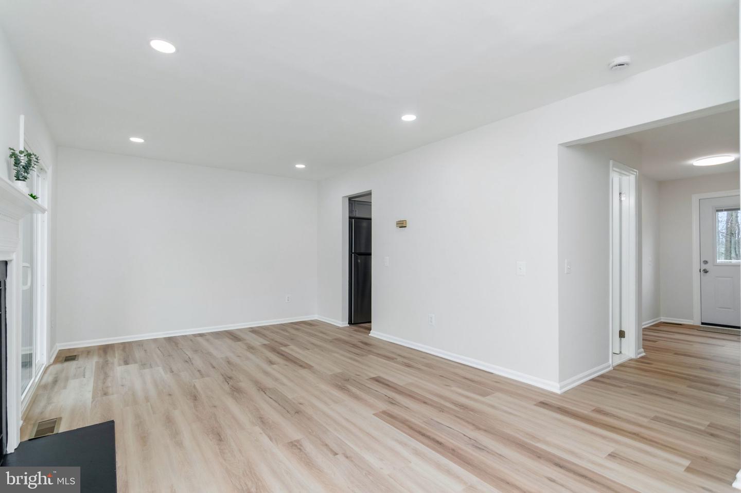 14816 MILLICENT CT, CENTREVILLE, Virginia 20120, 3 Bedrooms Bedrooms, ,3 BathroomsBathrooms,Residential,For sale,14816 MILLICENT CT,VAFX2293224 MLS # VAFX2293224