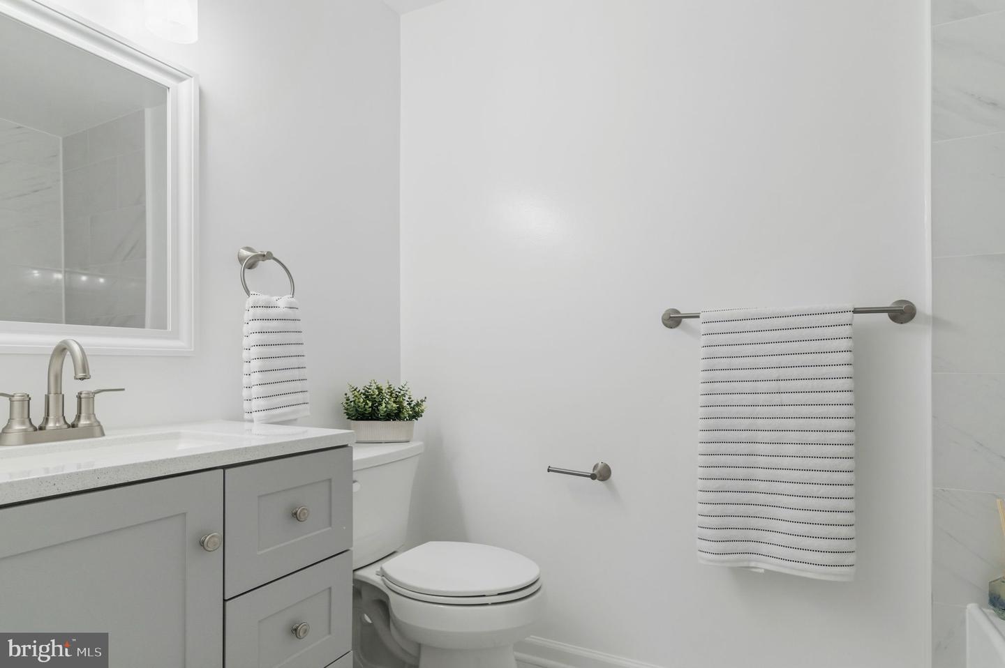 14816 MILLICENT CT, CENTREVILLE, Virginia 20120, 3 Bedrooms Bedrooms, ,3 BathroomsBathrooms,Residential,For sale,14816 MILLICENT CT,VAFX2293224 MLS # VAFX2293224