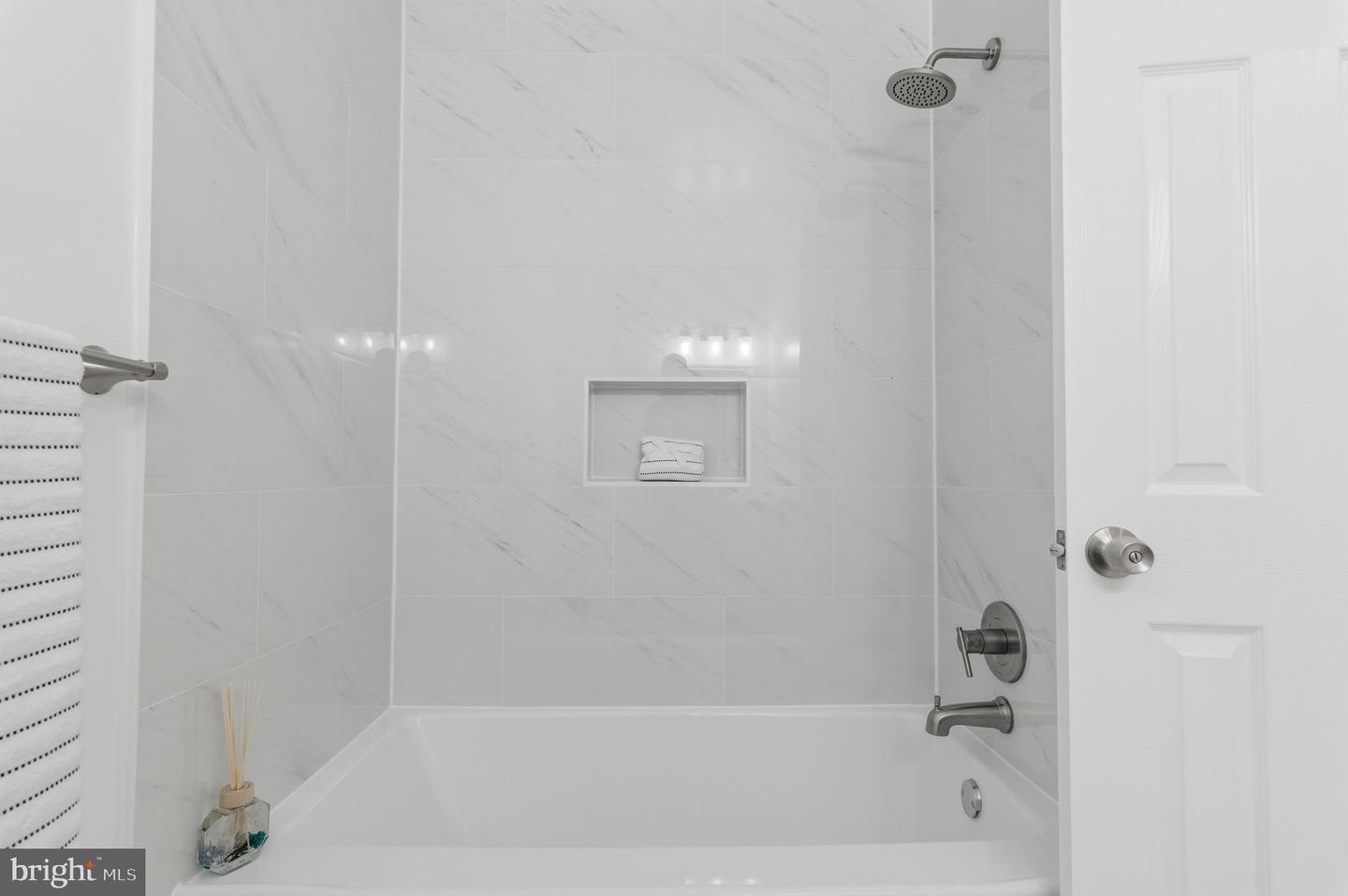 14816 MILLICENT CT, CENTREVILLE, Virginia 20120, 3 Bedrooms Bedrooms, ,3 BathroomsBathrooms,Residential,For sale,14816 MILLICENT CT,VAFX2293224 MLS # VAFX2293224