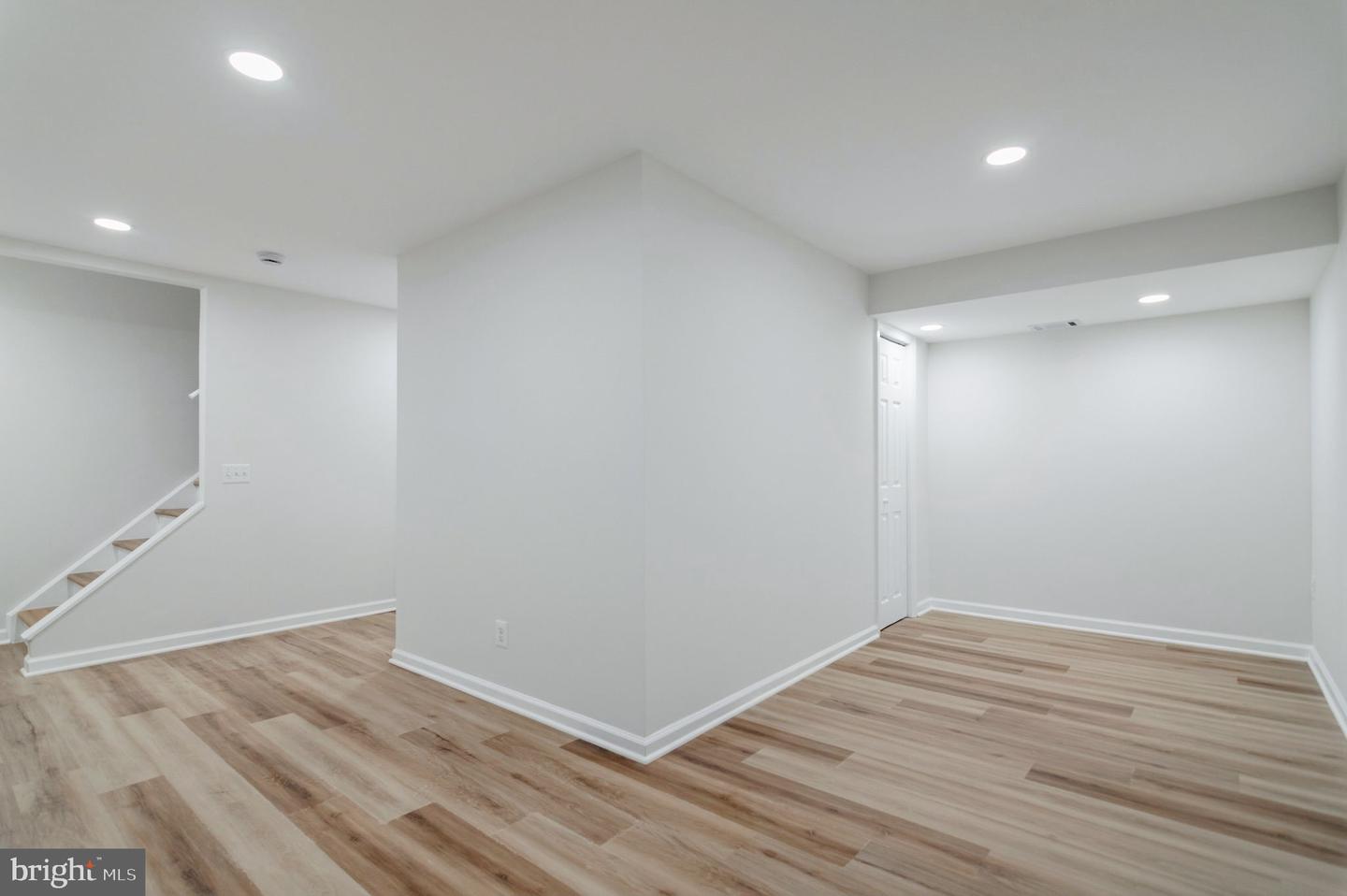 14816 MILLICENT CT, CENTREVILLE, Virginia 20120, 3 Bedrooms Bedrooms, ,3 BathroomsBathrooms,Residential,For sale,14816 MILLICENT CT,VAFX2293224 MLS # VAFX2293224