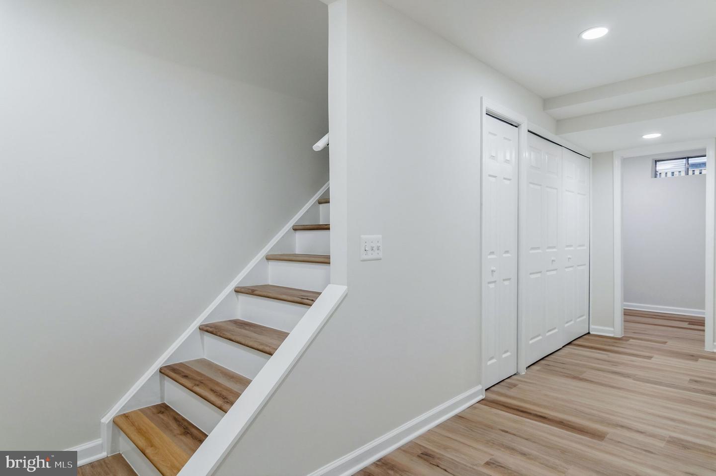 14816 MILLICENT CT, CENTREVILLE, Virginia 20120, 3 Bedrooms Bedrooms, ,3 BathroomsBathrooms,Residential,For sale,14816 MILLICENT CT,VAFX2293224 MLS # VAFX2293224