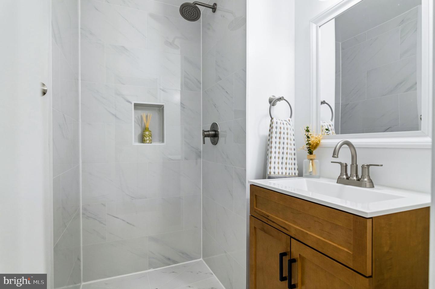 14816 MILLICENT CT, CENTREVILLE, Virginia 20120, 3 Bedrooms Bedrooms, ,3 BathroomsBathrooms,Residential,For sale,14816 MILLICENT CT,VAFX2293224 MLS # VAFX2293224