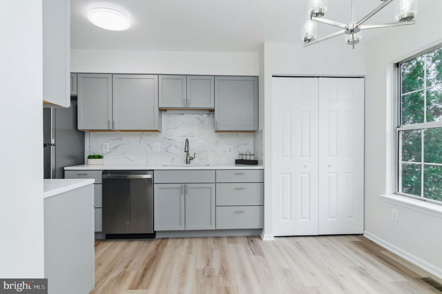 14816 MILLICENT CT, CENTREVILLE, Virginia 20120, 3 Bedrooms Bedrooms, ,3 BathroomsBathrooms,Residential,For sale,14816 MILLICENT CT,VAFX2293224 MLS # VAFX2293224