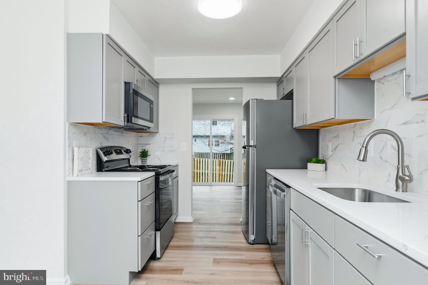 14816 MILLICENT CT, CENTREVILLE, Virginia 20120, 3 Bedrooms Bedrooms, ,3 BathroomsBathrooms,Residential,For sale,14816 MILLICENT CT,VAFX2293224 MLS # VAFX2293224