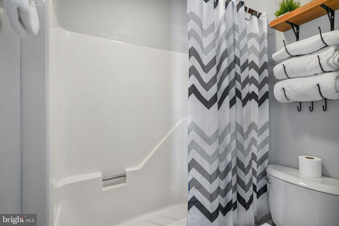 6570 COACHS LN #111, CHINCOTEAGUE ISLAND, Virginia 23336, 2 Bedrooms Bedrooms, ,2 BathroomsBathrooms,Residential,For sale,6570 COACHS LN #111,VAAC2002638 MLS # VAAC2002638