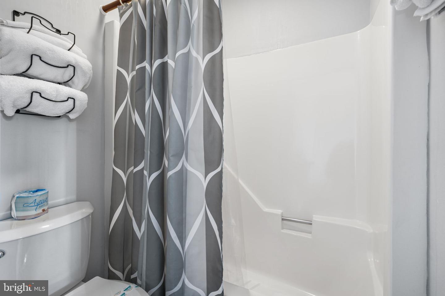 6570 COACHS LN #111, CHINCOTEAGUE ISLAND, Virginia 23336, 2 Bedrooms Bedrooms, ,2 BathroomsBathrooms,Residential,For sale,6570 COACHS LN #111,VAAC2002638 MLS # VAAC2002638