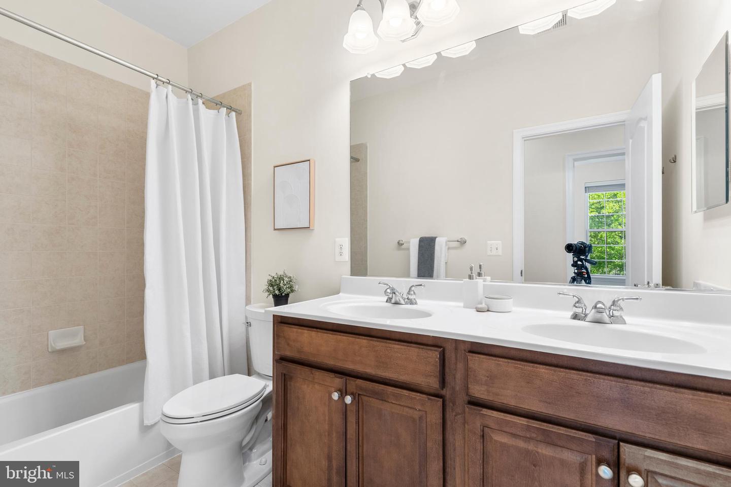 4509 RHETT LN, FAIRFAX, Virginia 22030, 4 Bedrooms Bedrooms, ,3 BathroomsBathrooms,Residential,For sale,4509 RHETT LN,VAFX2293256 MLS # VAFX2293256