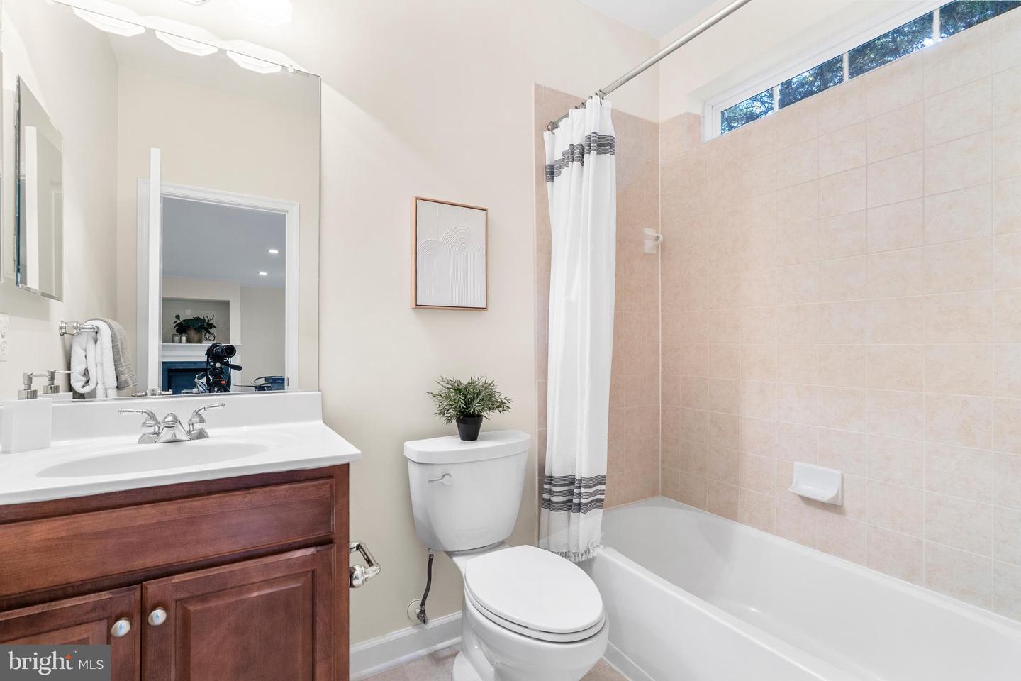 4509 RHETT LN, FAIRFAX, Virginia 22030, 4 Bedrooms Bedrooms, ,3 BathroomsBathrooms,Residential,For sale,4509 RHETT LN,VAFX2293256 MLS # VAFX2293256