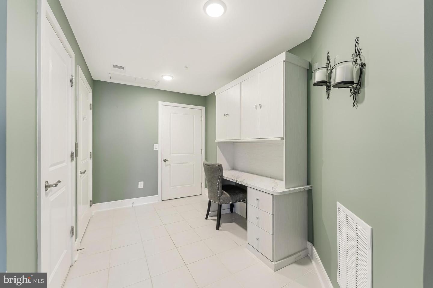 42881 LITTLEHALES TER, ASHBURN, Virginia 20148, 3 Bedrooms Bedrooms, ,2 BathroomsBathrooms,Residential,For sale,42881 LITTLEHALES TER,VALO2116950 MLS # VALO2116950