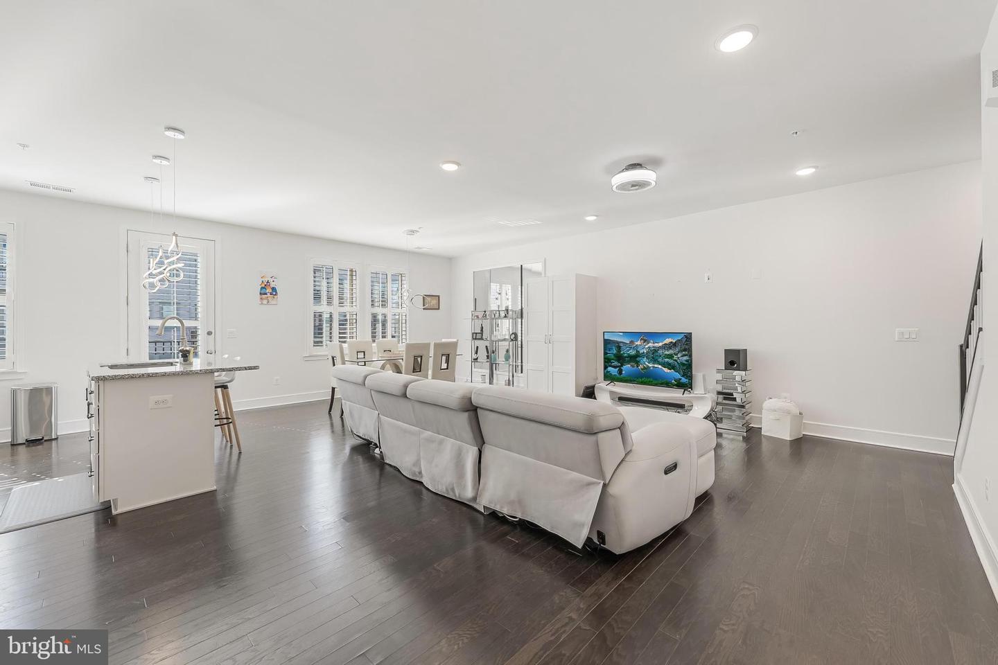 42881 LITTLEHALES TER, ASHBURN, Virginia 20148, 3 Bedrooms Bedrooms, ,2 BathroomsBathrooms,Residential,For sale,42881 LITTLEHALES TER,VALO2116950 MLS # VALO2116950