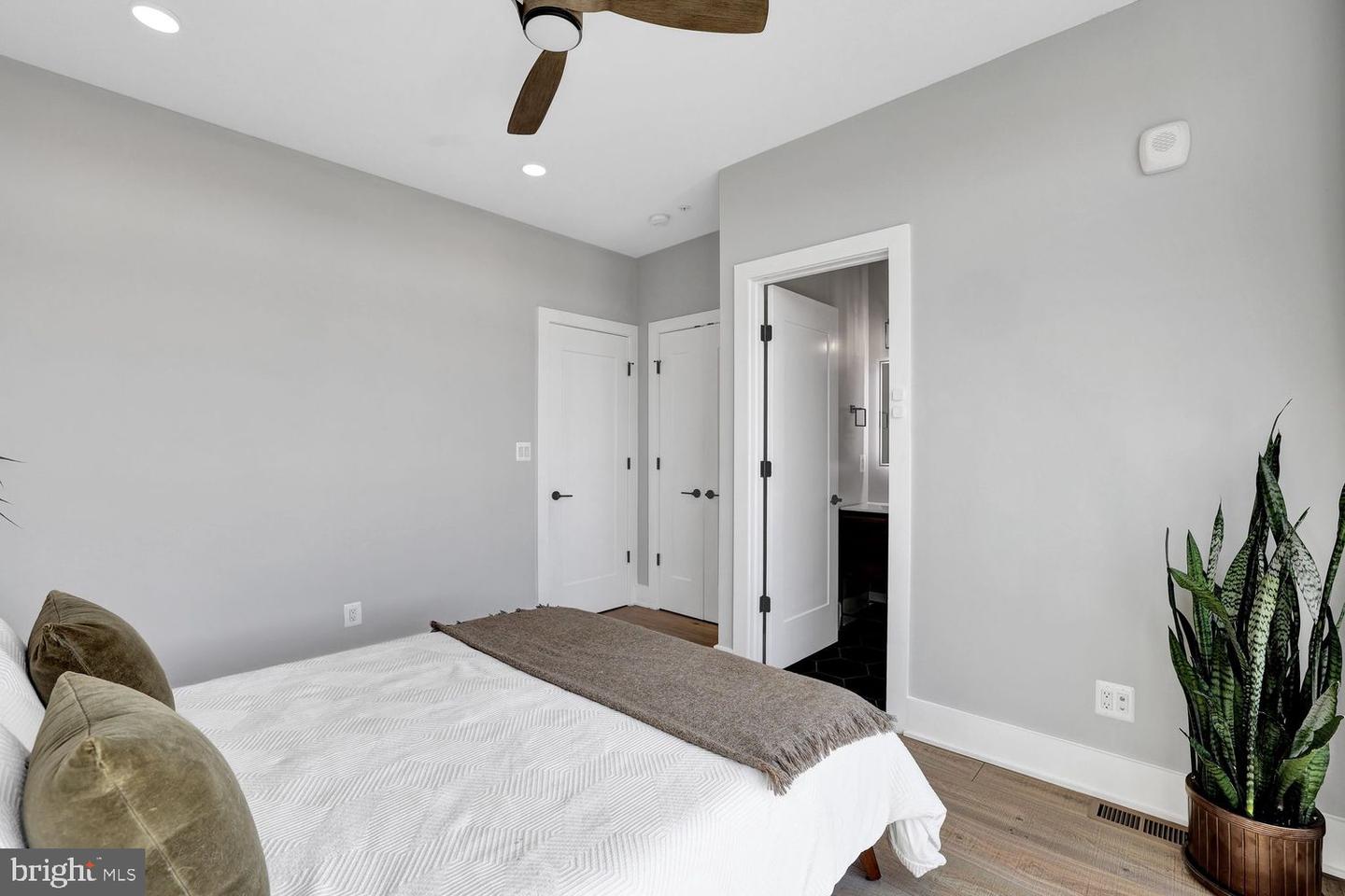 4012 GEORGIA AVE NW #402, WASHINGTON, District Of Columbia 20020, 3 Bedrooms Bedrooms, ,3 BathroomsBathrooms,Residential,For sale,4012 GEORGIA AVE NW #402,DCDC2248478 MLS # DCDC2248478 4012 GEORGIA AVE NW #402, WASHINGTON, District Of Columbia 20020, 3 Bedrooms Bedrooms, ,3 BathroomsBathrooms,Residential,For sale,4012 GEORGIA AVE NW #402,DCDC2248478 MLS # DCDC2248478