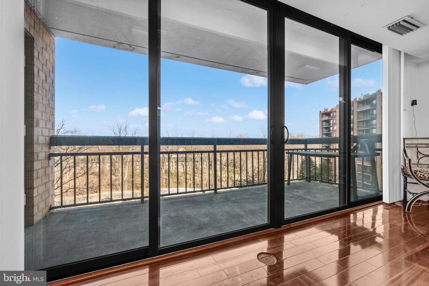 2230 GEORGE C MARSHALL DR #806, FALLS CHURCH, Virginia 22043, 2 Bedrooms Bedrooms, ,2 BathroomsBathrooms,Residential,For sale,2230 GEORGE C MARSHALL DR #806,VAFX2293330 MLS # VAFX2293330