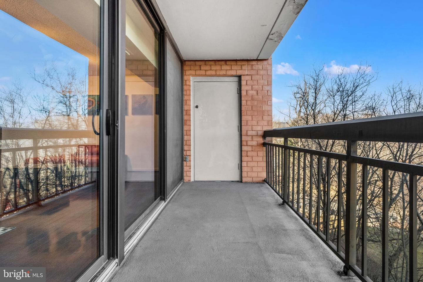 2230 GEORGE C MARSHALL DR #806, FALLS CHURCH, Virginia 22043, 2 Bedrooms Bedrooms, ,2 BathroomsBathrooms,Residential,For sale,2230 GEORGE C MARSHALL DR #806,VAFX2293330 MLS # VAFX2293330