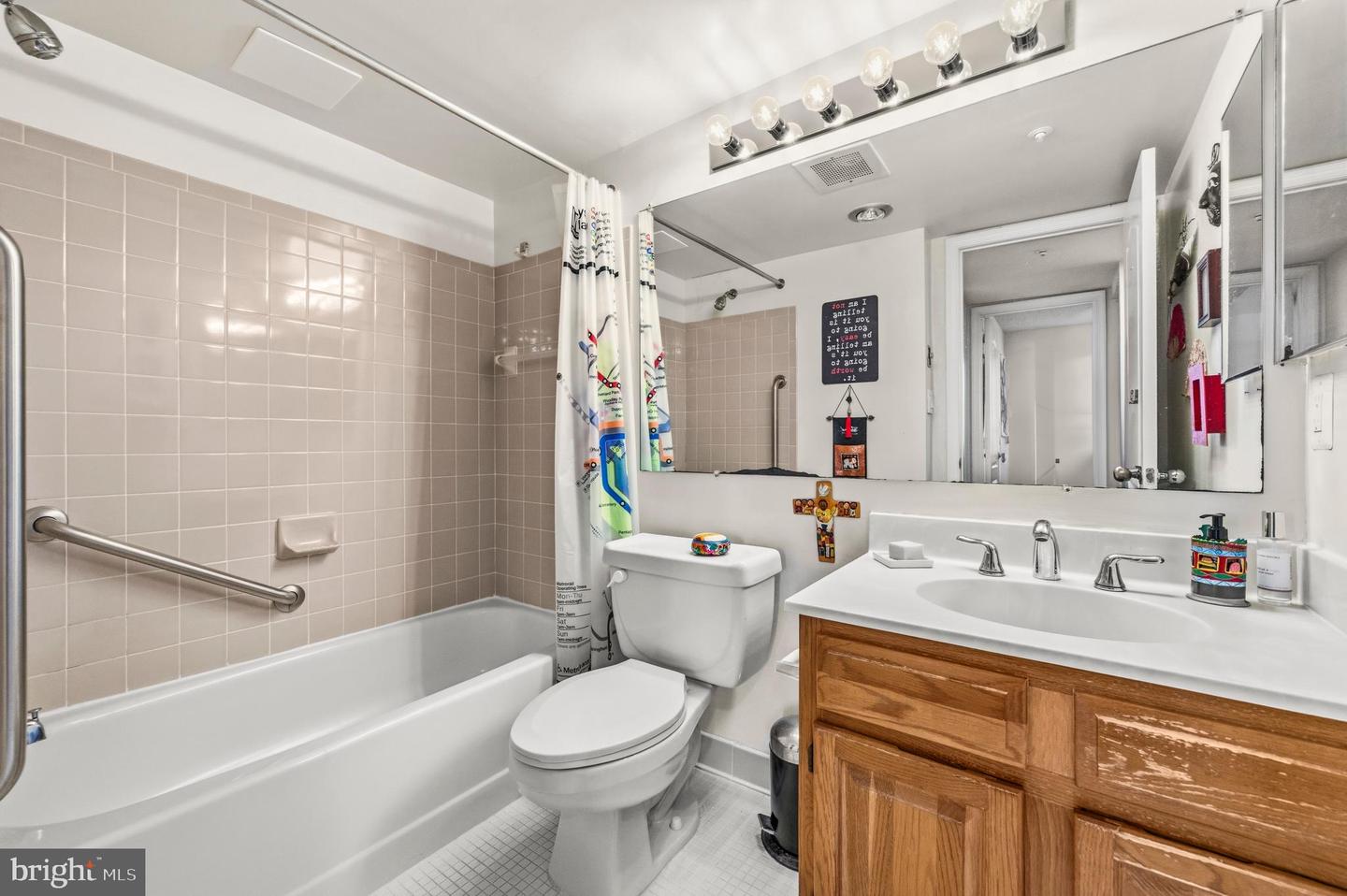 2230 GEORGE C MARSHALL DR #806, FALLS CHURCH, Virginia 22043, 2 Bedrooms Bedrooms, ,2 BathroomsBathrooms,Residential,For sale,2230 GEORGE C MARSHALL DR #806,VAFX2293330 MLS # VAFX2293330