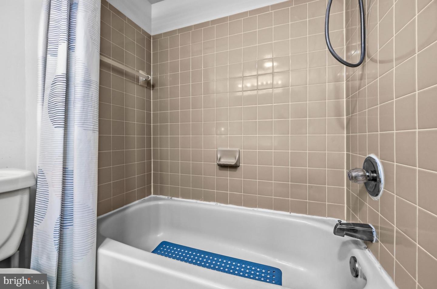 2230 GEORGE C MARSHALL DR #806, FALLS CHURCH, Virginia 22043, 2 Bedrooms Bedrooms, ,2 BathroomsBathrooms,Residential,For sale,2230 GEORGE C MARSHALL DR #806,VAFX2293330 MLS # VAFX2293330