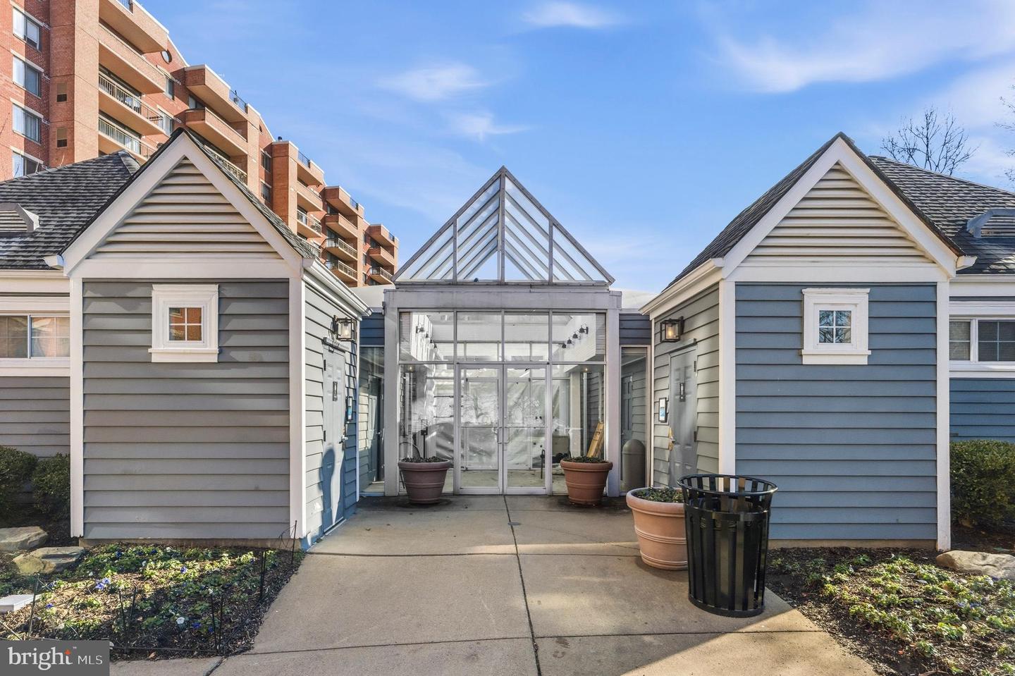 2230 GEORGE C MARSHALL DR #806, FALLS CHURCH, Virginia 22043, 2 Bedrooms Bedrooms, ,2 BathroomsBathrooms,Residential,For sale,2230 GEORGE C MARSHALL DR #806,VAFX2293330 MLS # VAFX2293330