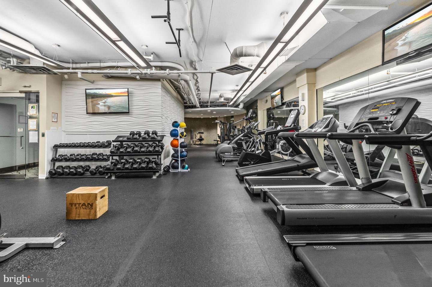 2230 GEORGE C MARSHALL DR #806, FALLS CHURCH, Virginia 22043, 2 Bedrooms Bedrooms, ,2 BathroomsBathrooms,Residential,For sale,2230 GEORGE C MARSHALL DR #806,VAFX2293330 MLS # VAFX2293330