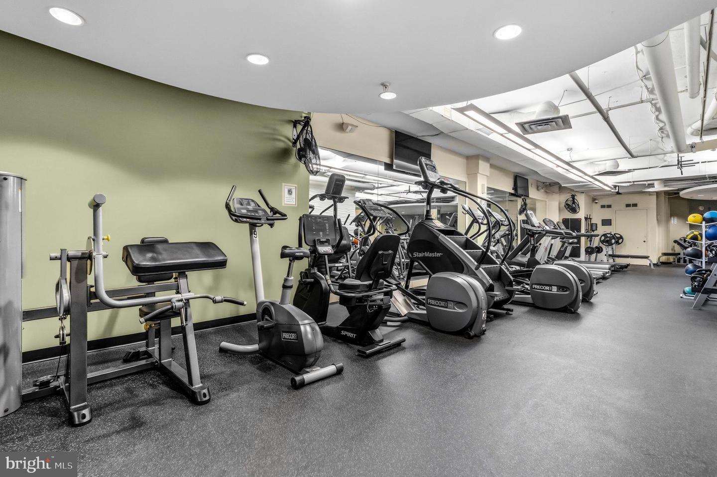 2230 GEORGE C MARSHALL DR #806, FALLS CHURCH, Virginia 22043, 2 Bedrooms Bedrooms, ,2 BathroomsBathrooms,Residential,For sale,2230 GEORGE C MARSHALL DR #806,VAFX2293330 MLS # VAFX2293330