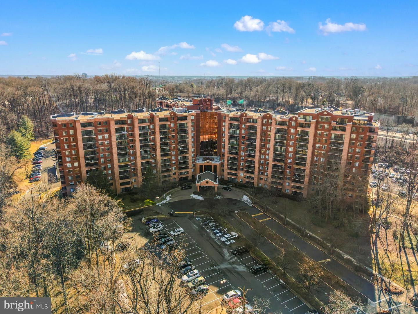 2230 GEORGE C MARSHALL DR #806, FALLS CHURCH, Virginia 22043, 2 Bedrooms Bedrooms, ,2 BathroomsBathrooms,Residential,For sale,2230 GEORGE C MARSHALL DR #806,VAFX2293330 MLS # VAFX2293330