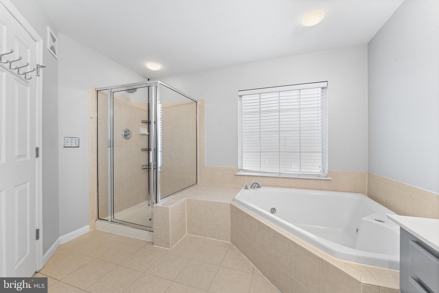 15522 JOHN DISKIN CIR, WOODBRIDGE, Virginia 22191, 3 Bedrooms Bedrooms, ,2 BathroomsBathrooms,Residential,For sale,15522 JOHN DISKIN CIR,VAPW2113504 MLS # VAPW2113504