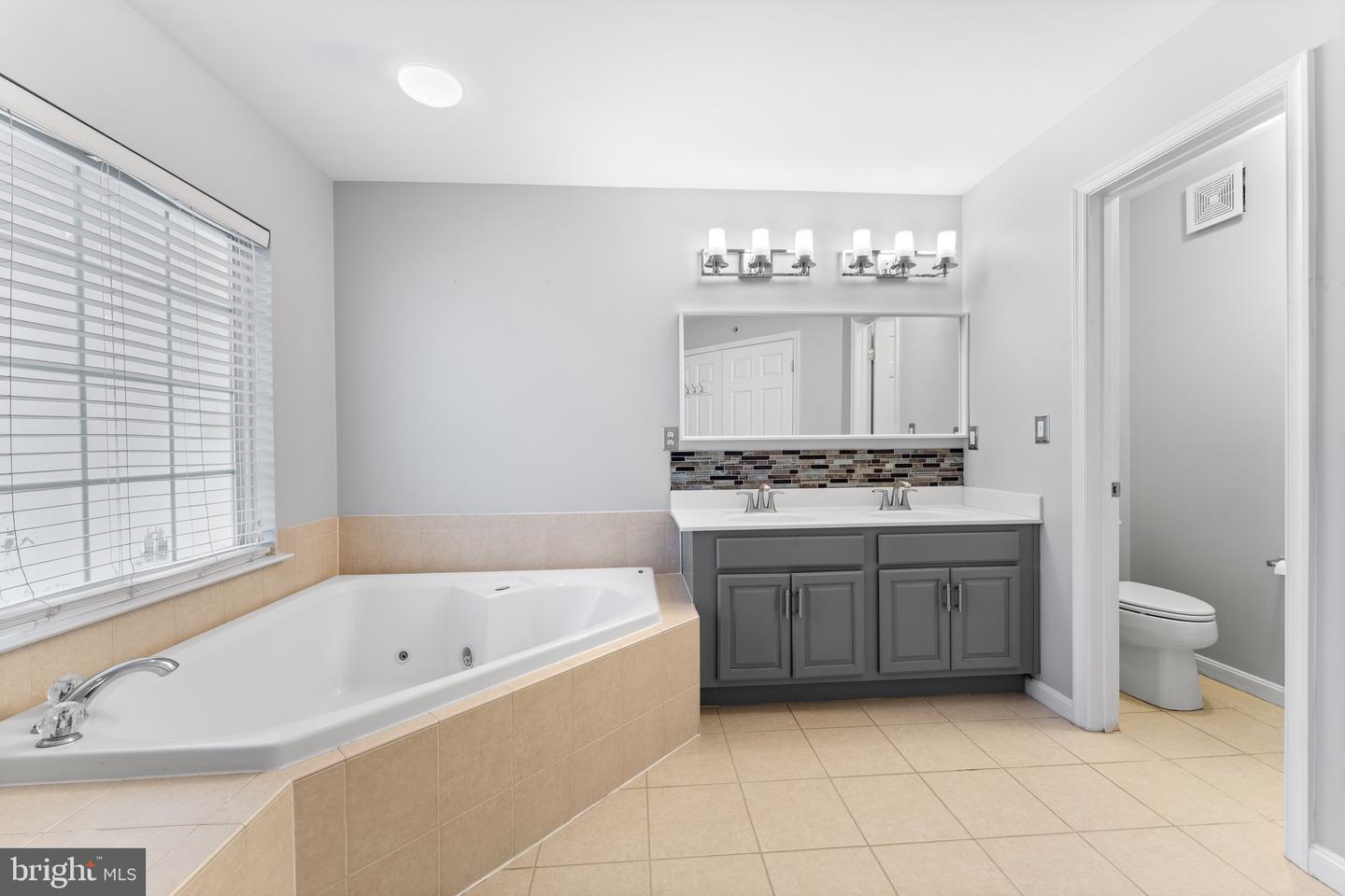 15522 JOHN DISKIN CIR, WOODBRIDGE, Virginia 22191, 3 Bedrooms Bedrooms, ,2 BathroomsBathrooms,Residential,For sale,15522 JOHN DISKIN CIR,VAPW2113504 MLS # VAPW2113504