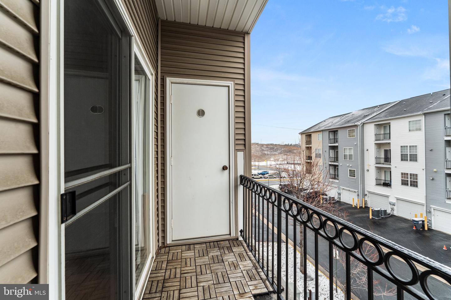 15522 JOHN DISKIN CIR, WOODBRIDGE, Virginia 22191, 3 Bedrooms Bedrooms, ,2 BathroomsBathrooms,Residential,For sale,15522 JOHN DISKIN CIR,VAPW2113504 MLS # VAPW2113504