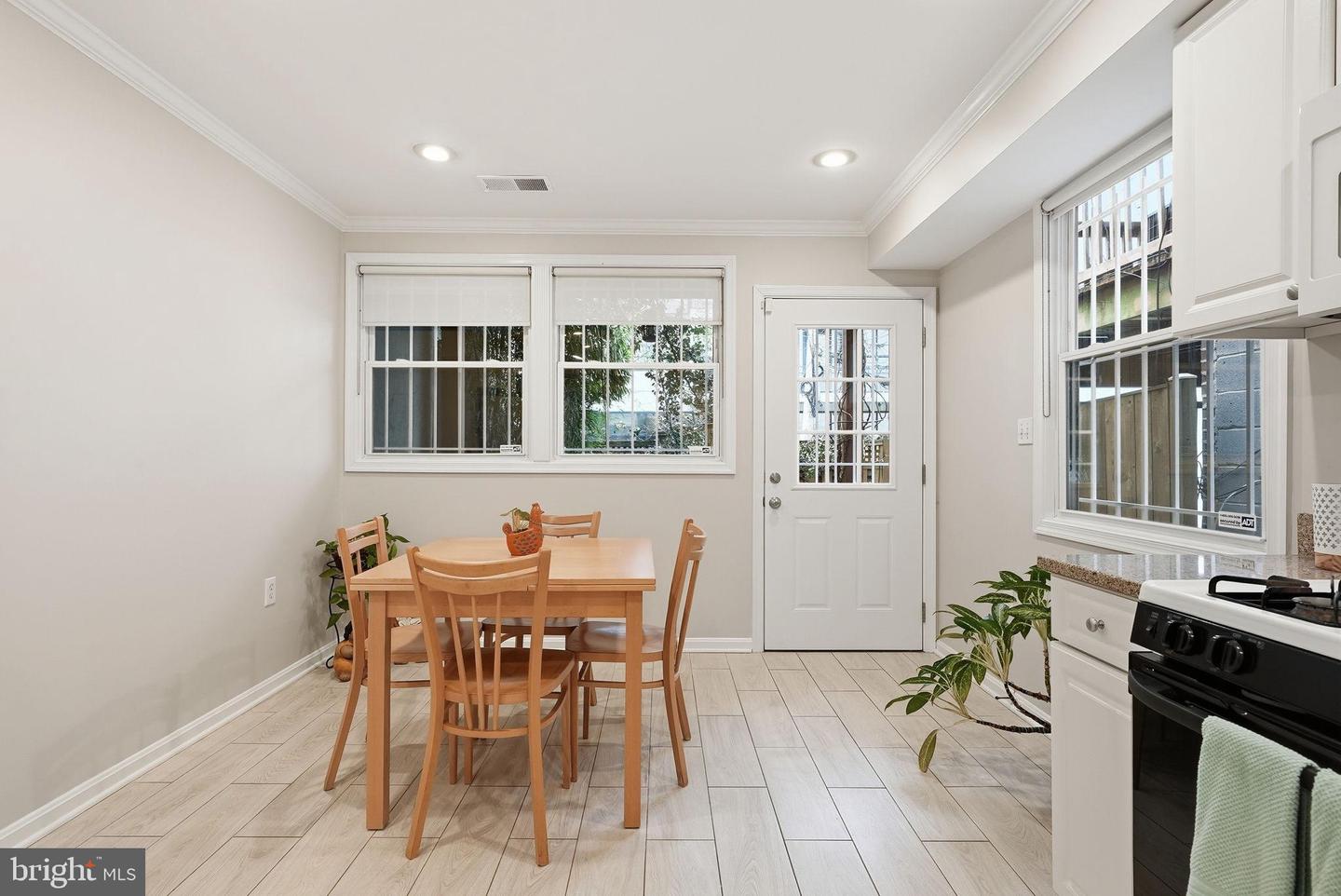 2261 12TH ST NW, WASHINGTON, District Of Columbia 20009, 3 Bedrooms Bedrooms, 6 Rooms Rooms,2 BathroomsBathrooms,Residential,For sale,2261 12TH ST NW,DCDC2248276 MLS # DCDC2248276