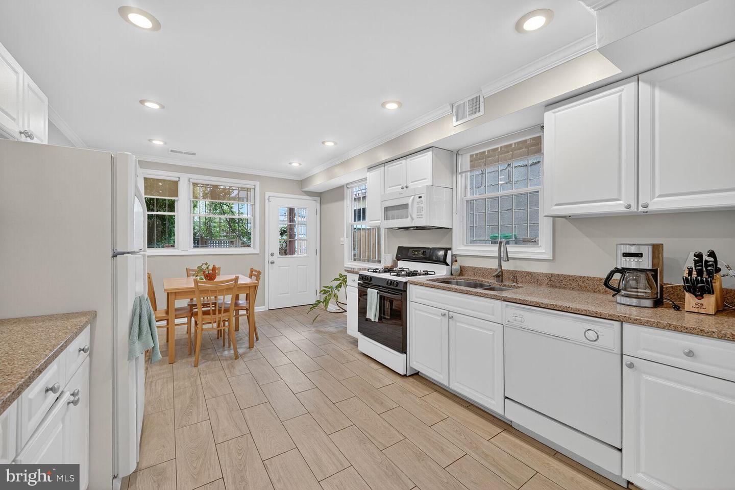 2261 12TH ST NW, WASHINGTON, District Of Columbia 20009, 3 Bedrooms Bedrooms, 6 Rooms Rooms,2 BathroomsBathrooms,Residential,For sale,2261 12TH ST NW,DCDC2248276 MLS # DCDC2248276