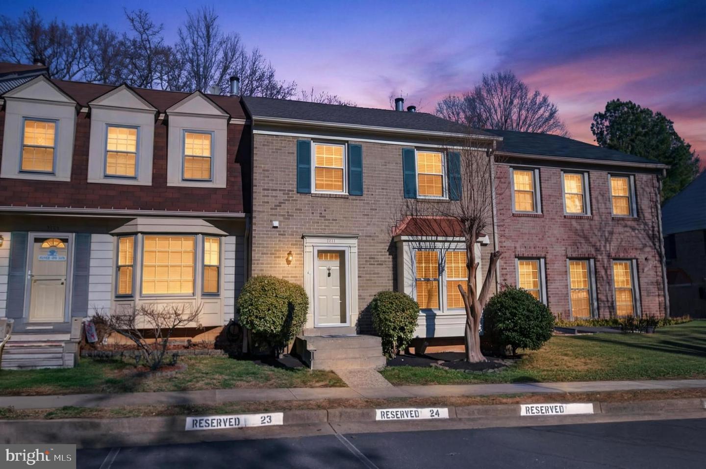 5635 SUTHERLAND CT, BURKE, Virginia 22015, 3 Bedrooms Bedrooms, 11 Rooms Rooms,2 BathroomsBathrooms,Residential,For sale,5635 SUTHERLAND CT,VAFX2293278 MLS # VAFX2293278