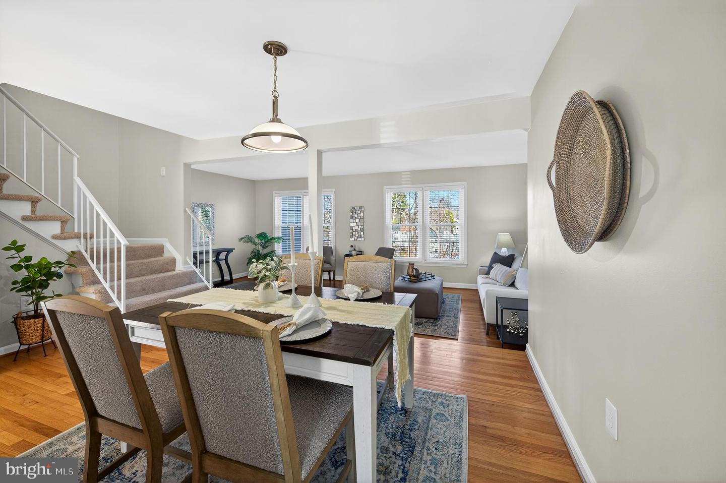 5635 SUTHERLAND CT, BURKE, Virginia 22015, 3 Bedrooms Bedrooms, 11 Rooms Rooms,2 BathroomsBathrooms,Residential,For sale,5635 SUTHERLAND CT,VAFX2293278 MLS # VAFX2293278