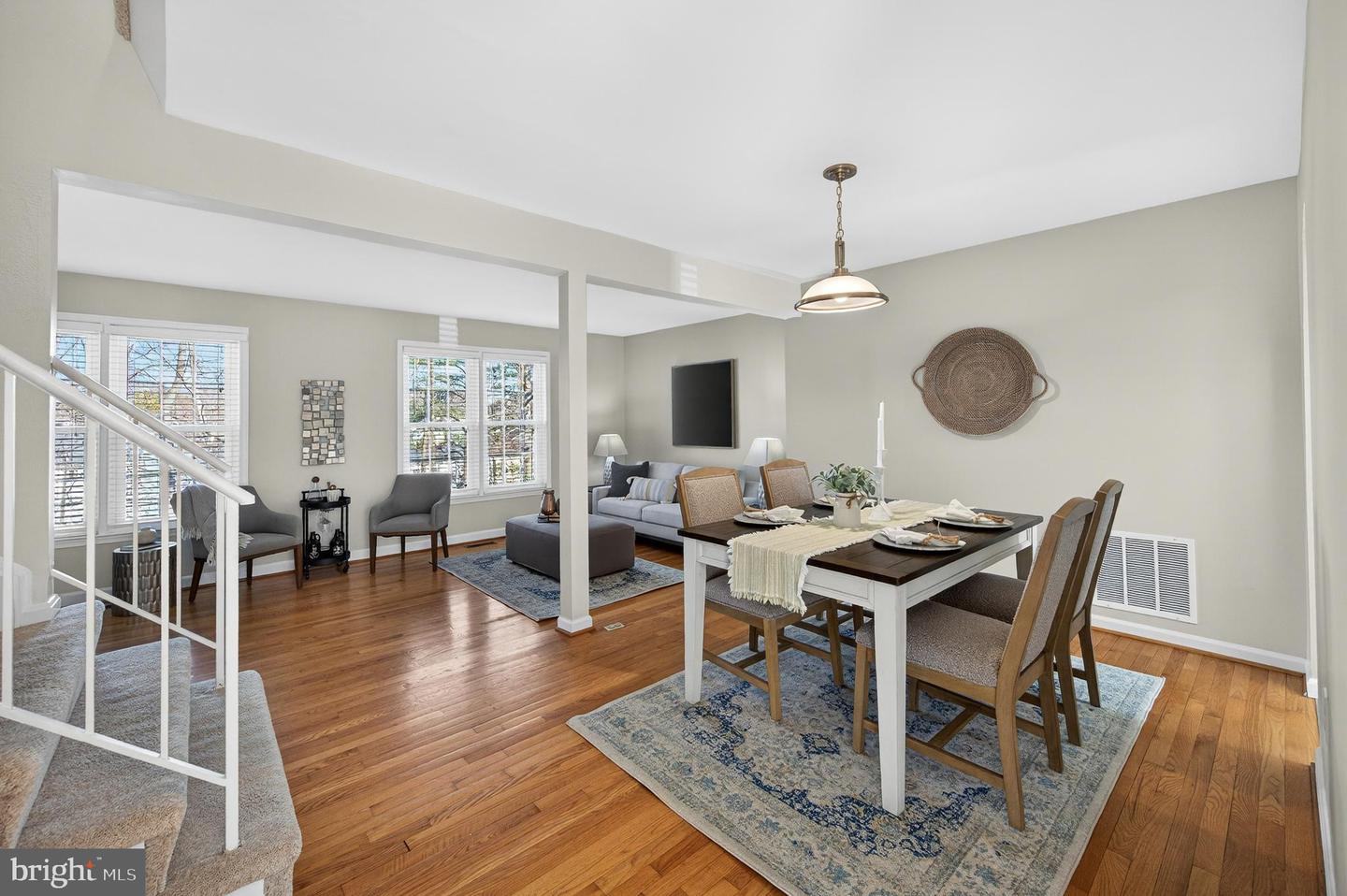 5635 SUTHERLAND CT, BURKE, Virginia 22015, 3 Bedrooms Bedrooms, 11 Rooms Rooms,2 BathroomsBathrooms,Residential,For sale,5635 SUTHERLAND CT,VAFX2293278 MLS # VAFX2293278