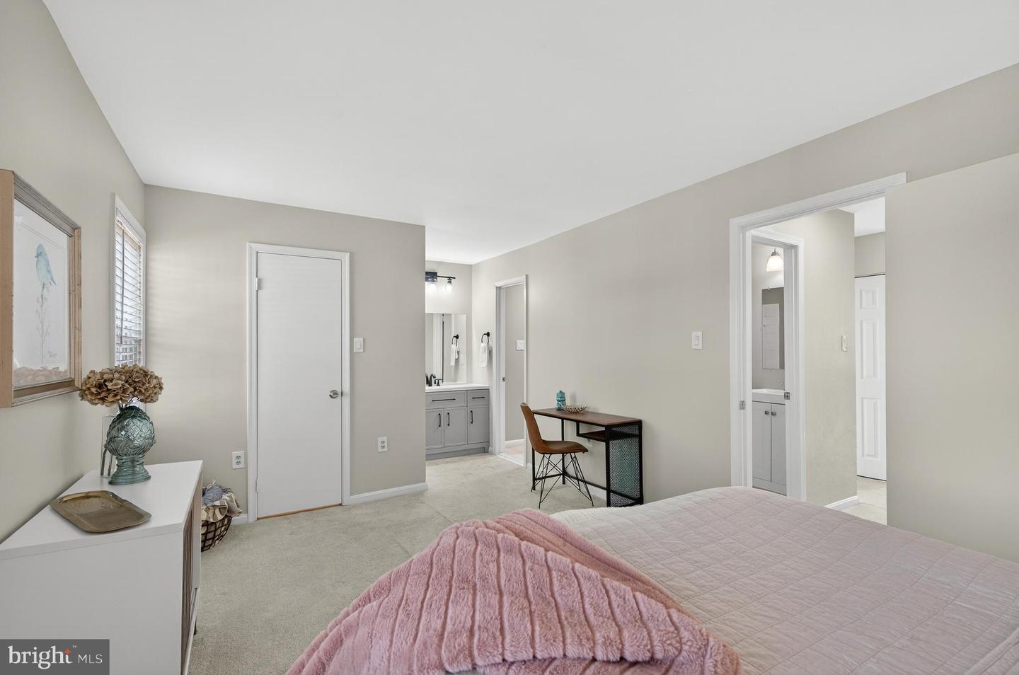 5635 SUTHERLAND CT, BURKE, Virginia 22015, 3 Bedrooms Bedrooms, 11 Rooms Rooms,2 BathroomsBathrooms,Residential,For sale,5635 SUTHERLAND CT,VAFX2293278 MLS # VAFX2293278