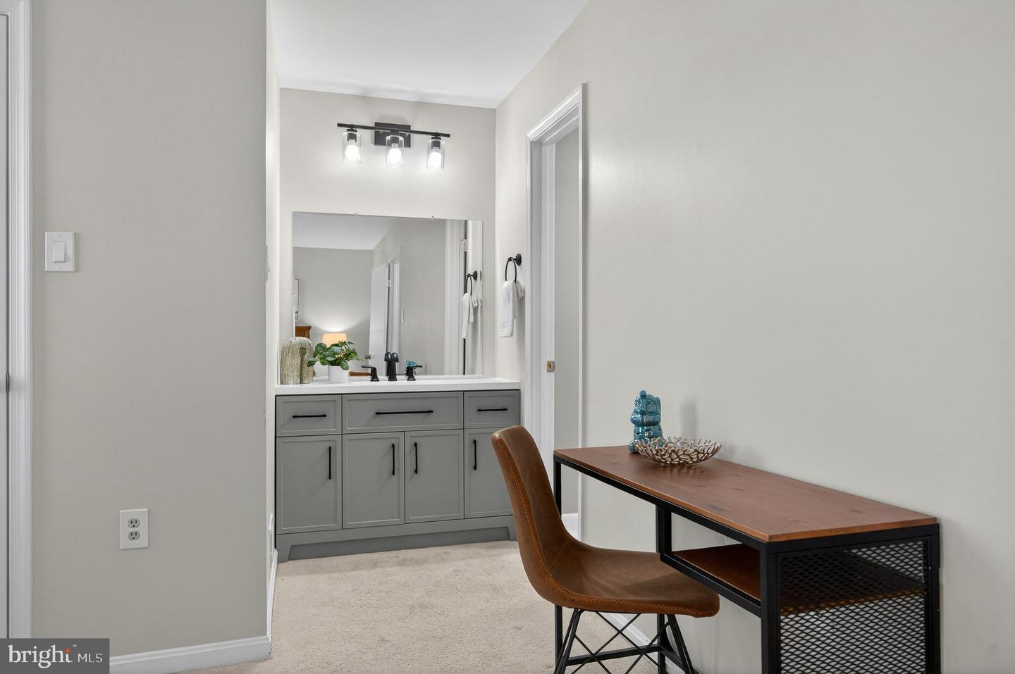 5635 SUTHERLAND CT, BURKE, Virginia 22015, 3 Bedrooms Bedrooms, 11 Rooms Rooms,2 BathroomsBathrooms,Residential,For sale,5635 SUTHERLAND CT,VAFX2293278 MLS # VAFX2293278