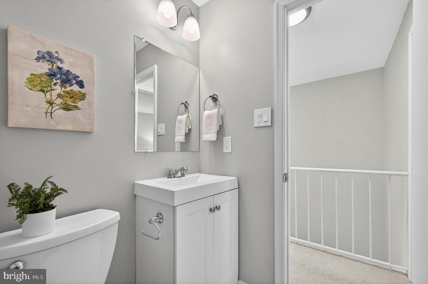 5635 SUTHERLAND CT, BURKE, Virginia 22015, 3 Bedrooms Bedrooms, 11 Rooms Rooms,2 BathroomsBathrooms,Residential,For sale,5635 SUTHERLAND CT,VAFX2293278 MLS # VAFX2293278